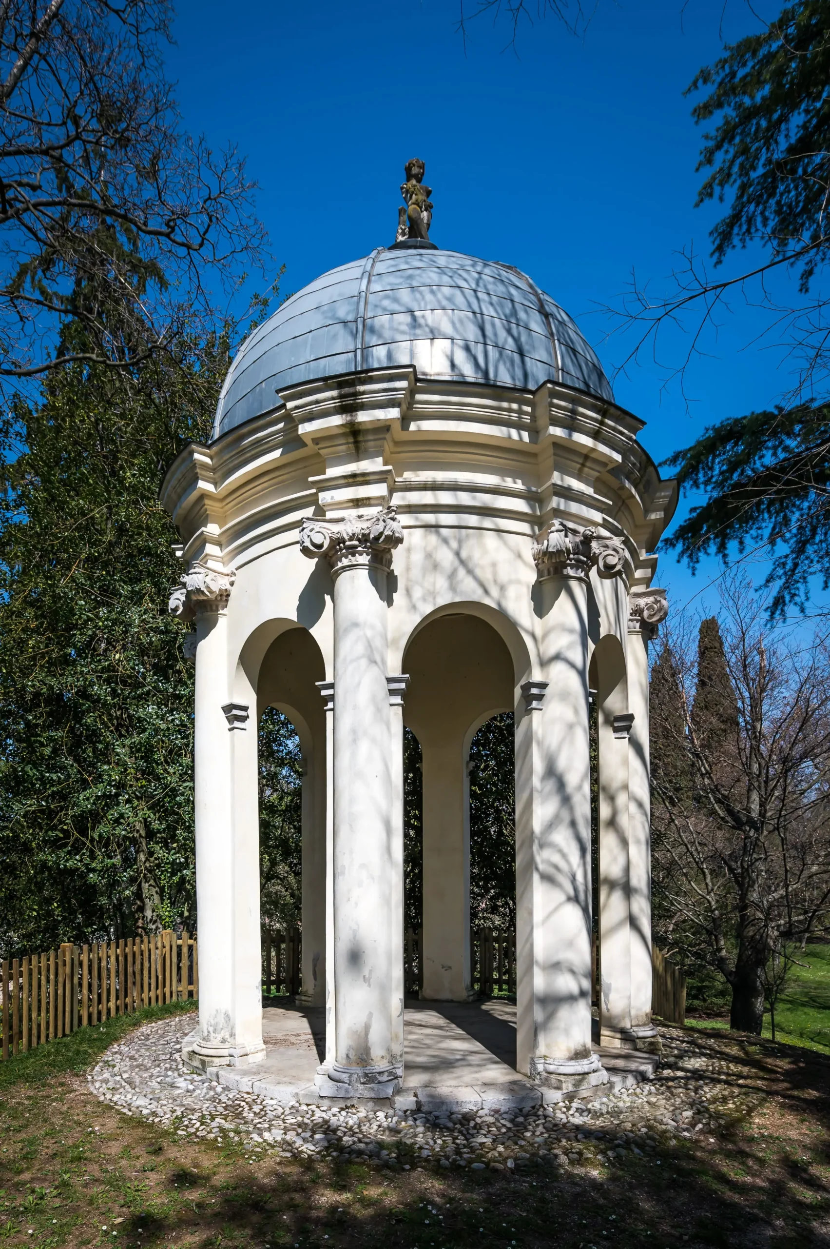 Villa Manin - Tempietto nel parco