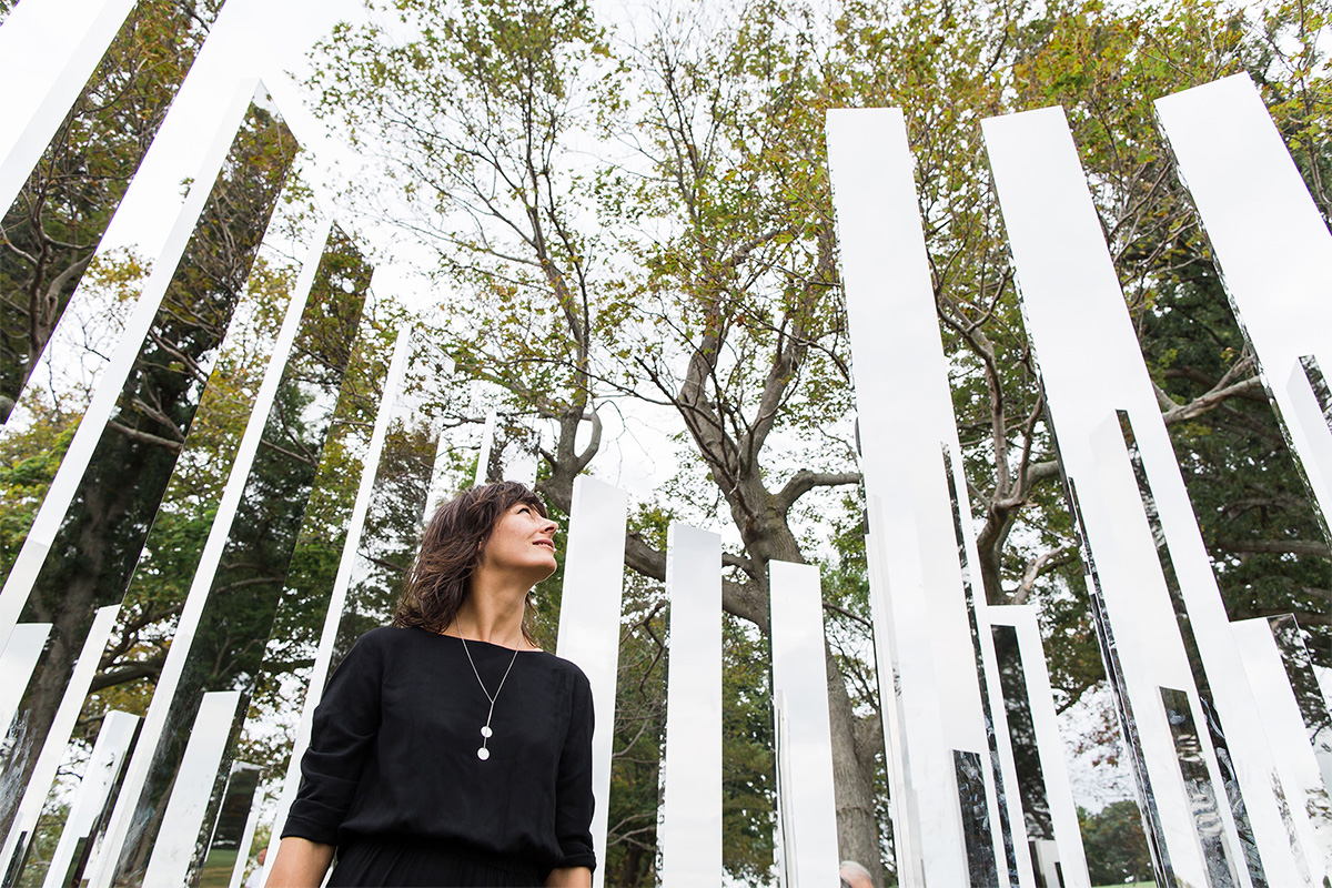 Jeppe Hein Double Ellipse / mirror labyrinth 2025 Mirror-polished stainless steel 300 x 750 x 484 cm 58 mirror stems Curtesy the artist, KONIG GALLERIE Berlin, 303 Gallery NY, Gallery Nicolai Wallner Copenhagen